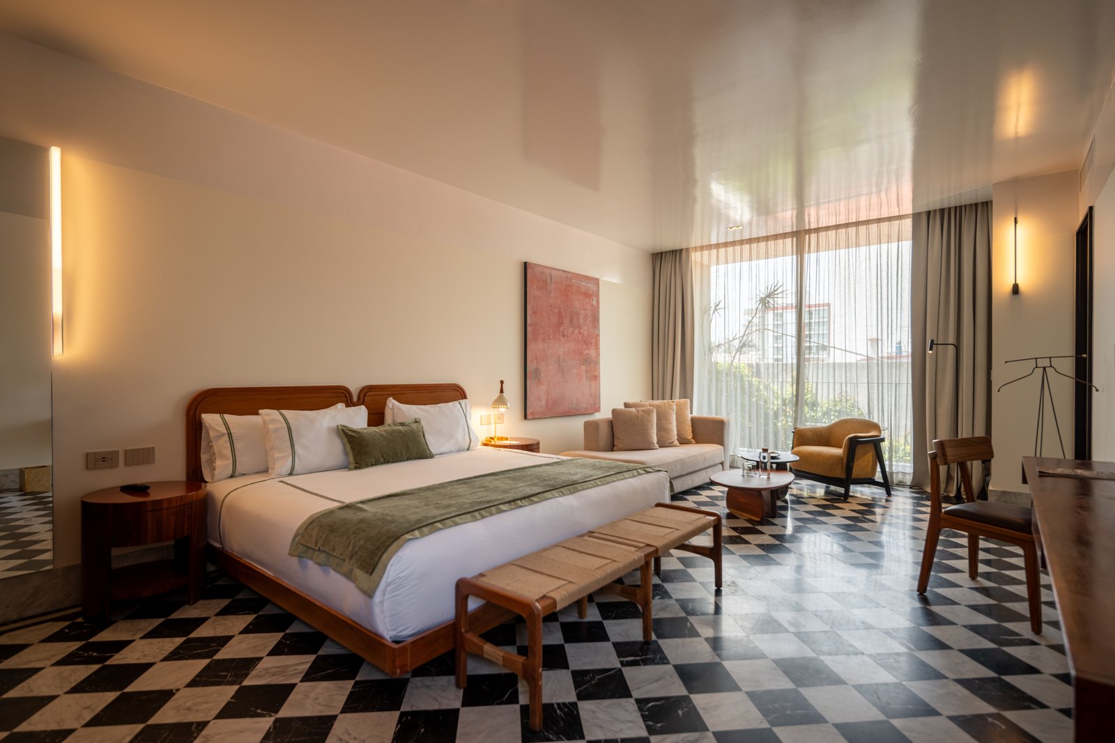 Dama — Premium Balcony King, vista completa