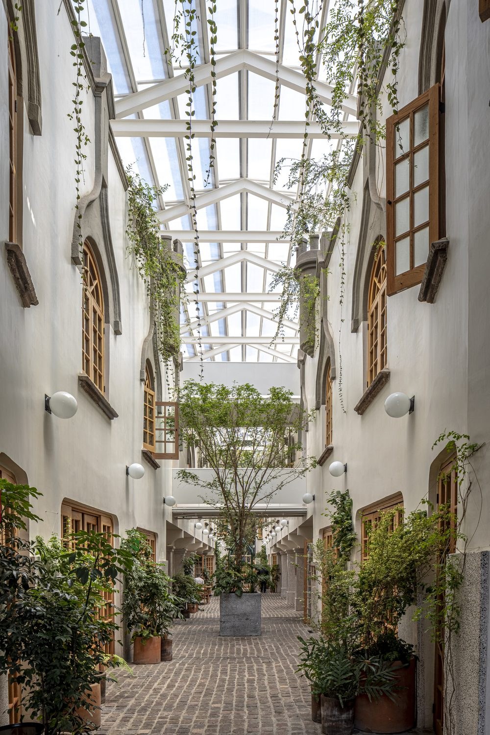 El Parián — Pasaje a nivel de piso