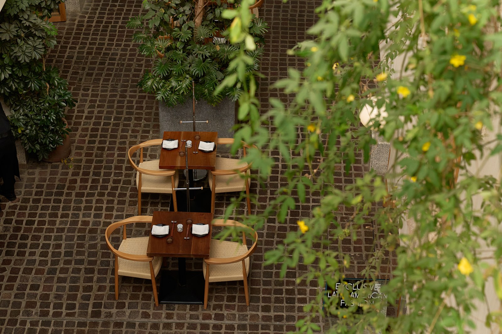 El Parián — Comedor en el patio